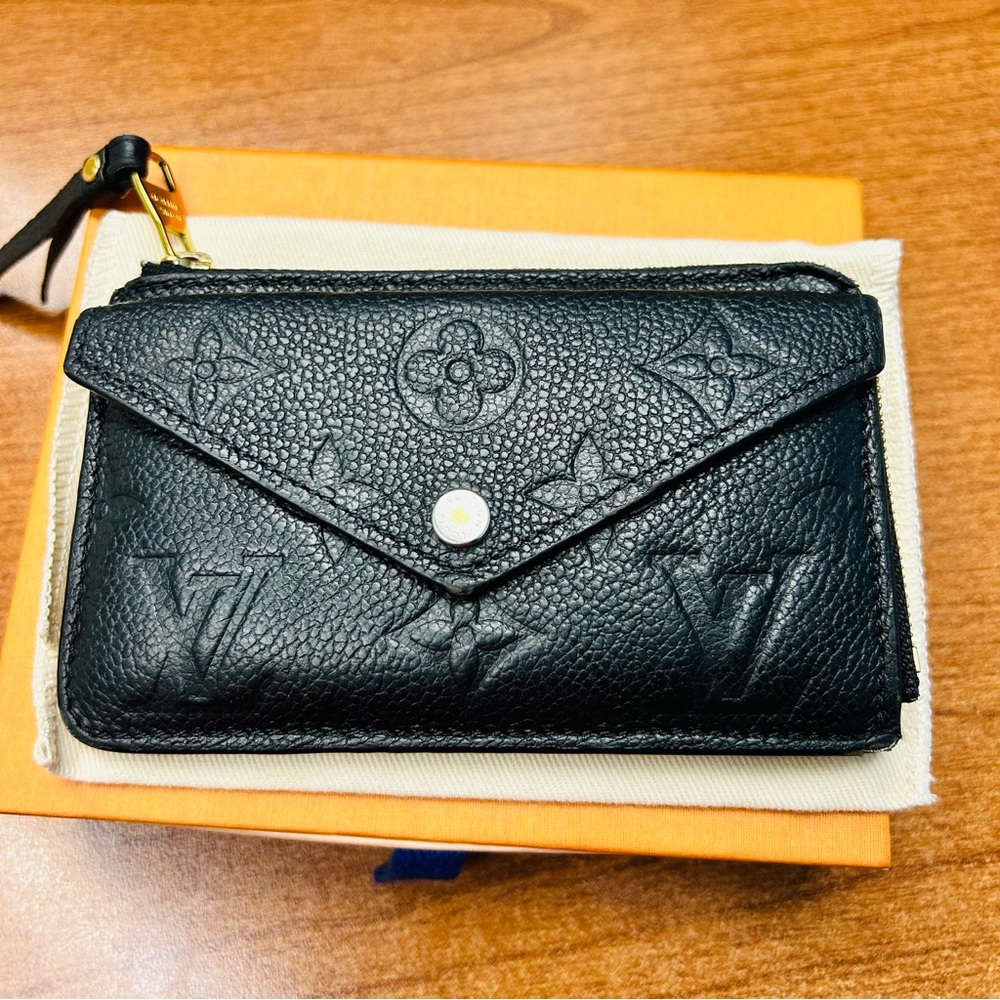 Louis Vuitton The Card Holder Recto Verso in Monogram (black)